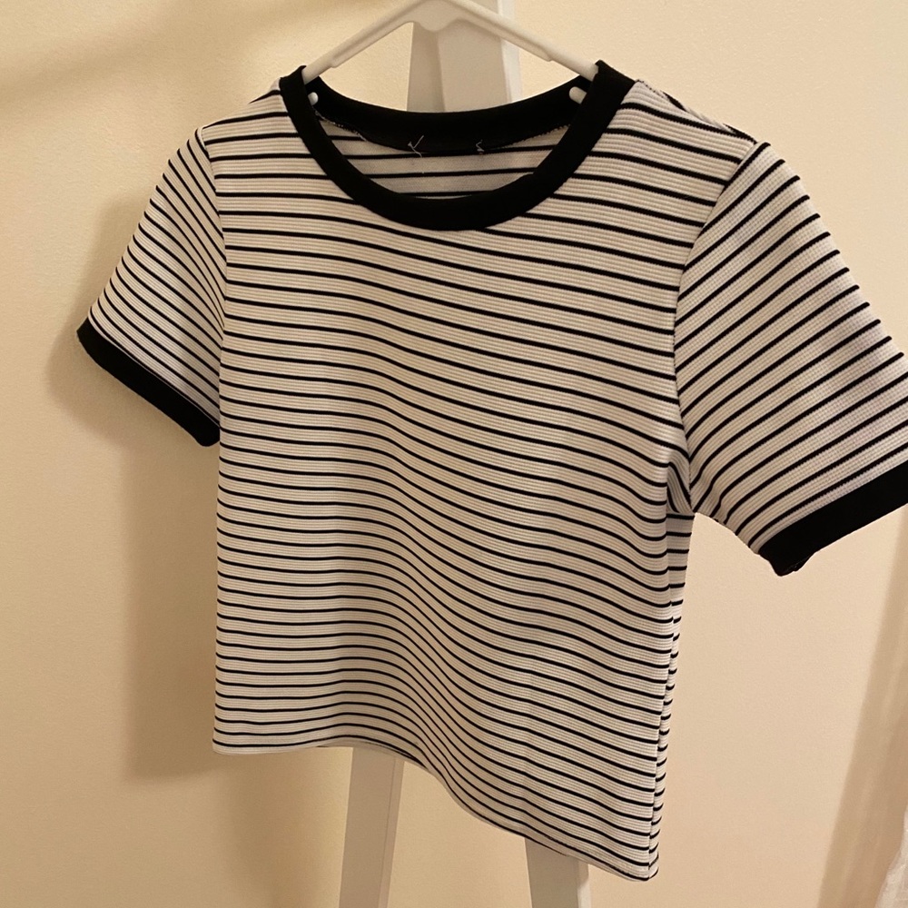 Black and white stripped crop top